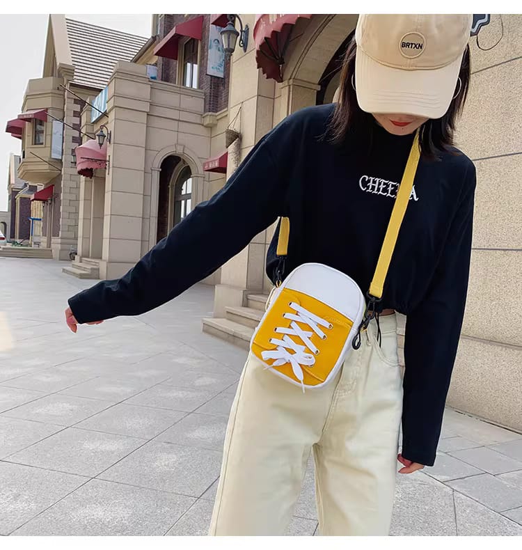 帆布鞋造型側背包｜射手座情人節禮物推薦