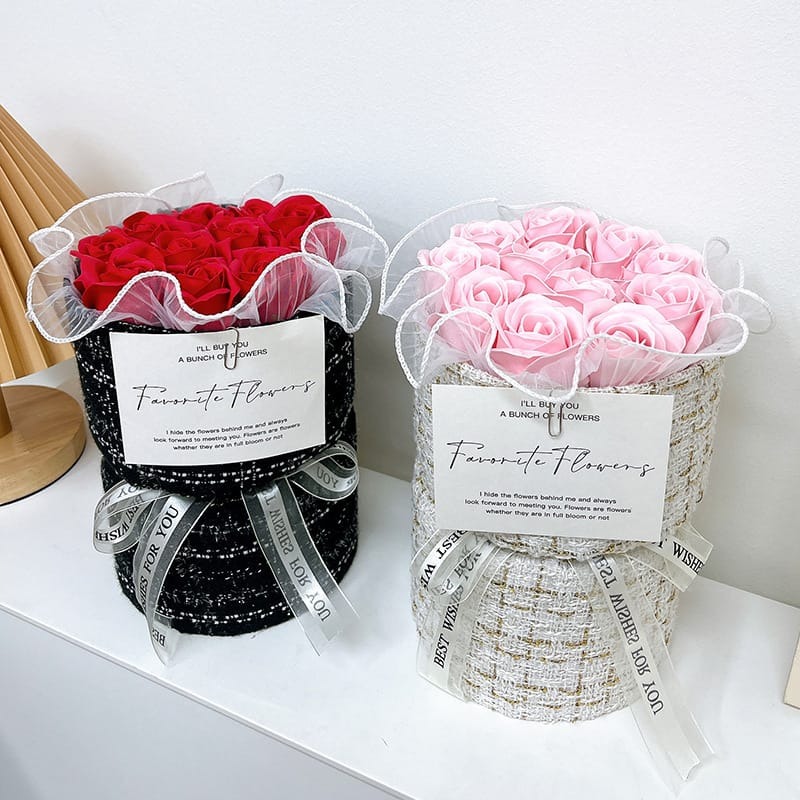 母親節禮物排行Top7：永恆花語・小香風香氛玫瑰花桶（點我看禮物）