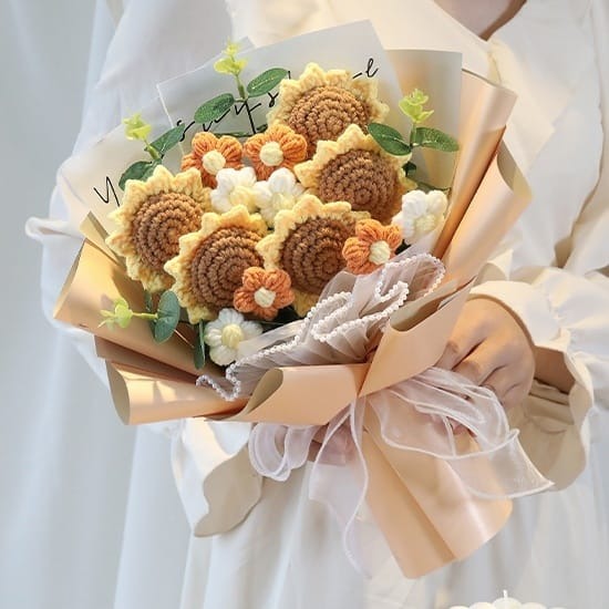 向日葵針織花束｜暖陽花語【30cm】（點我逛禮物）